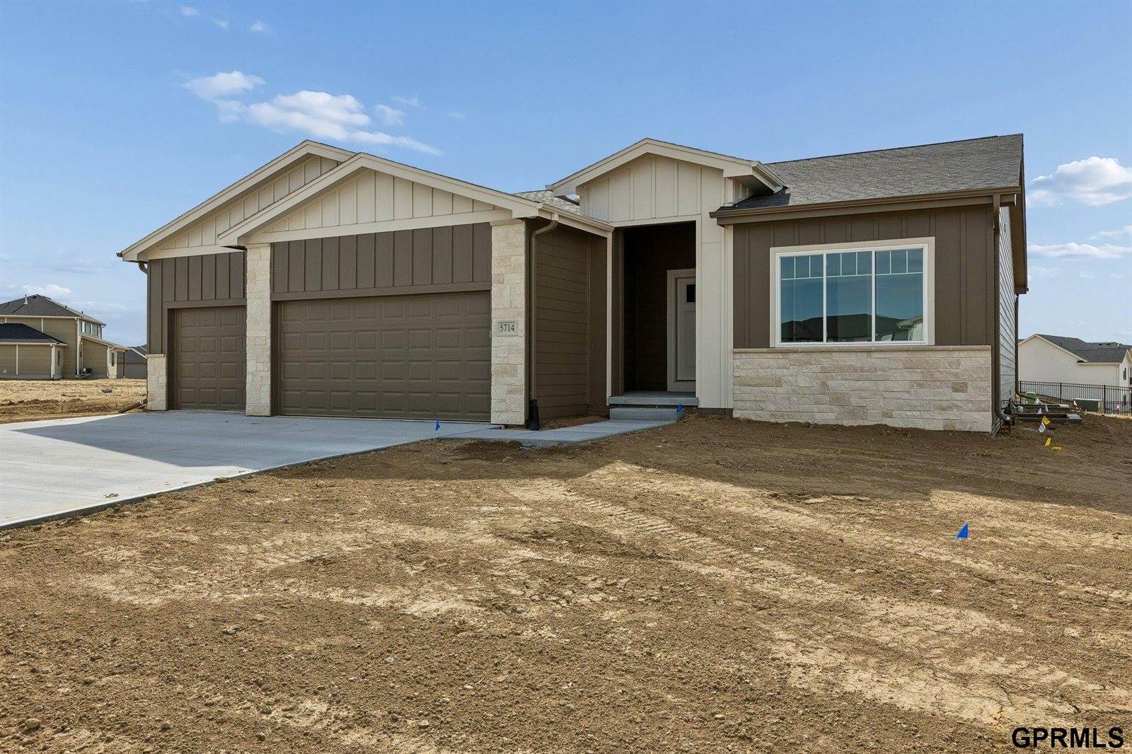 5714 Kestrel Parkway, Elkhorn, NE 68022