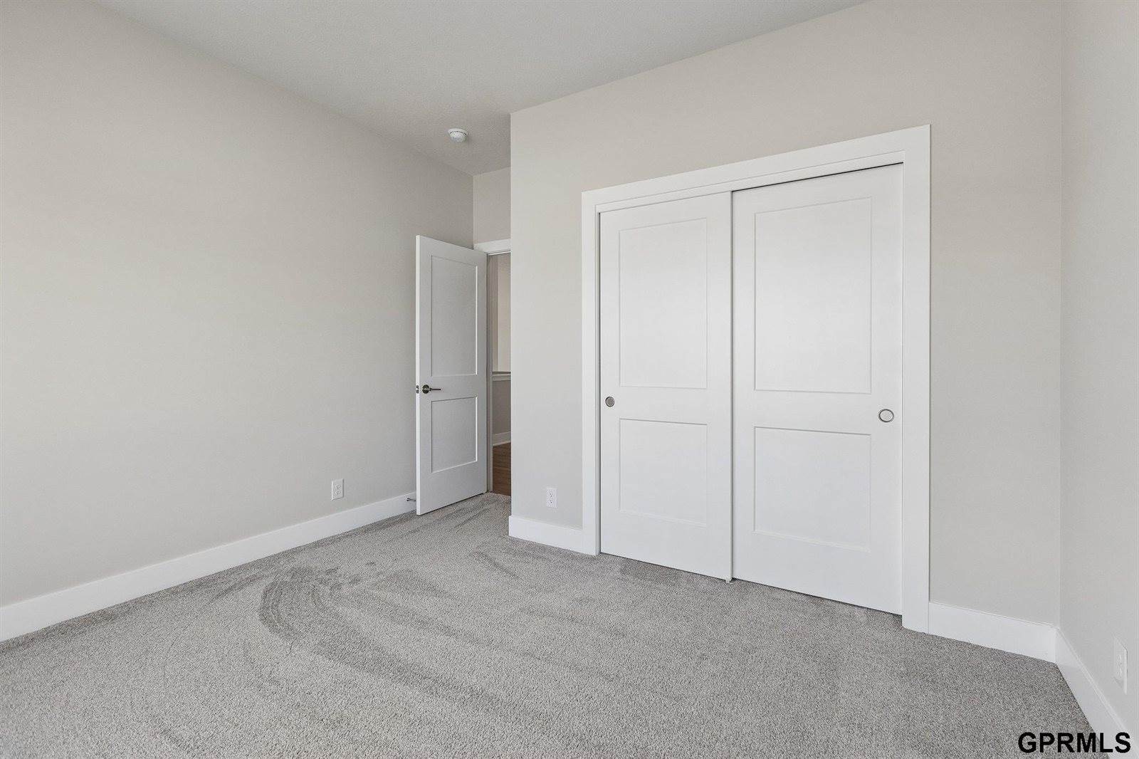 5714 Kestrel Parkway, Elkhorn, NE 68022