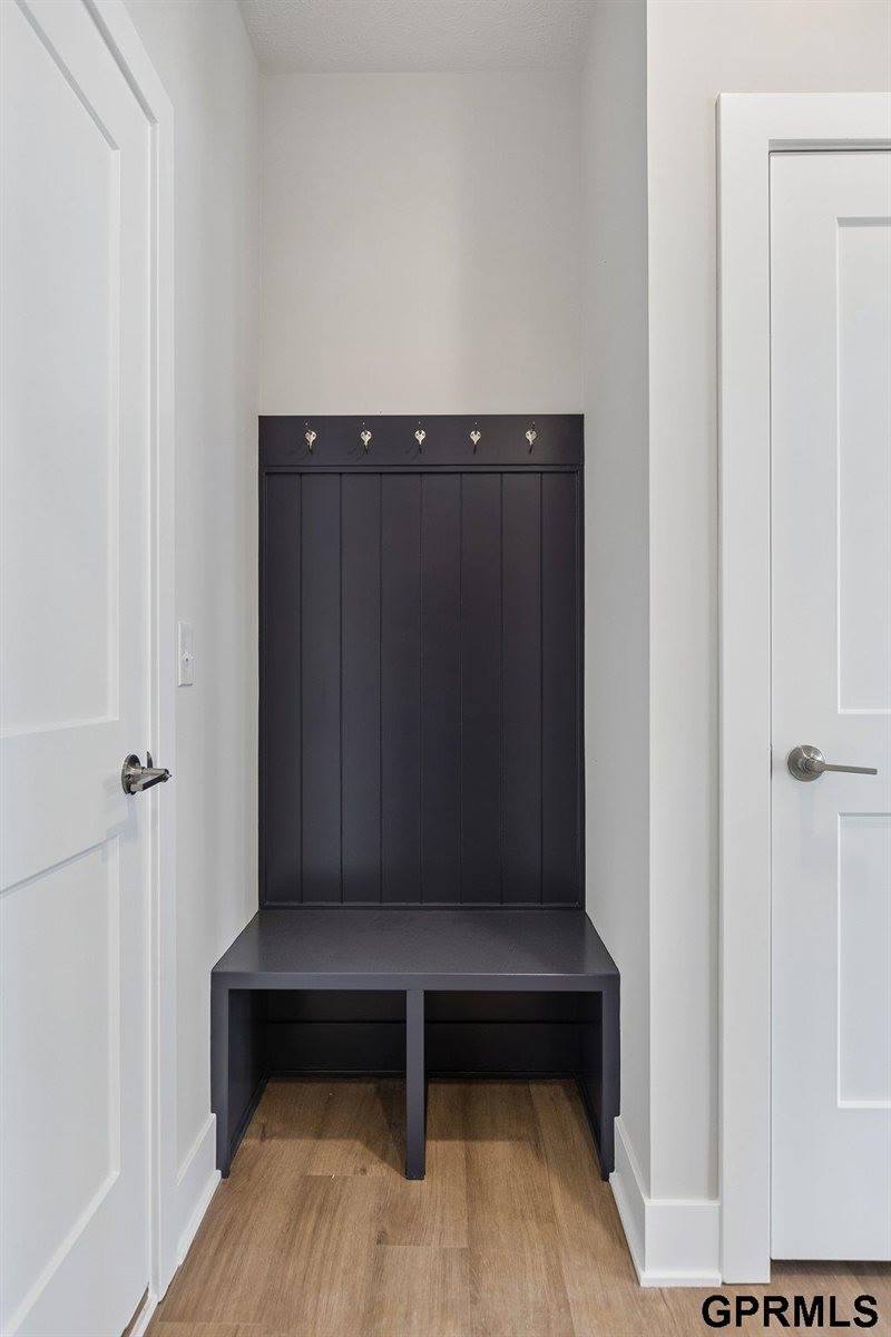 5714 Kestrel Parkway, Elkhorn, NE 68022