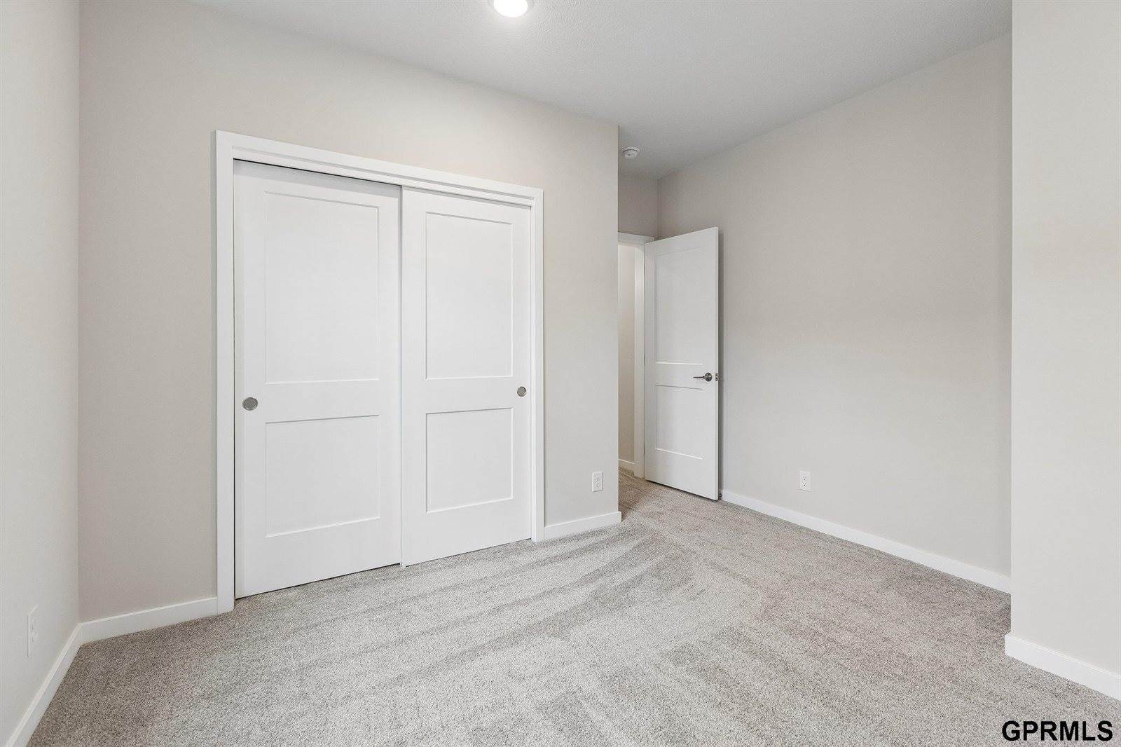 5714 Kestrel Parkway, Elkhorn, NE 68022