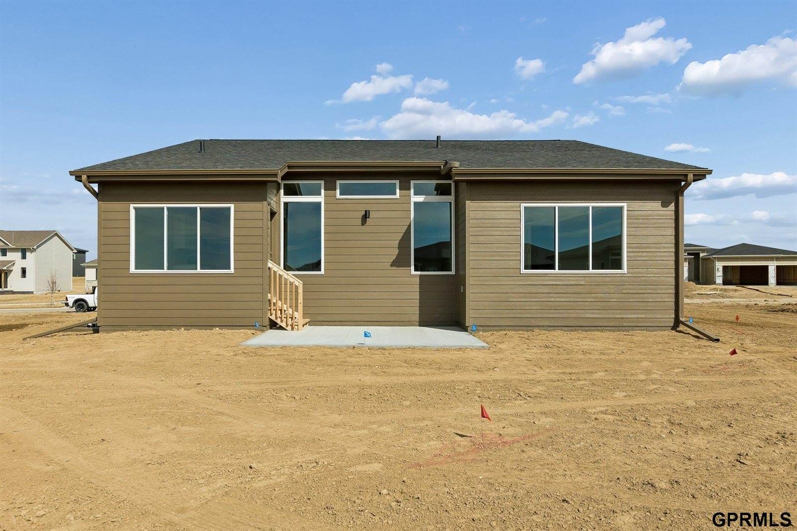 5714 Kestrel Parkway, Elkhorn, NE 68022