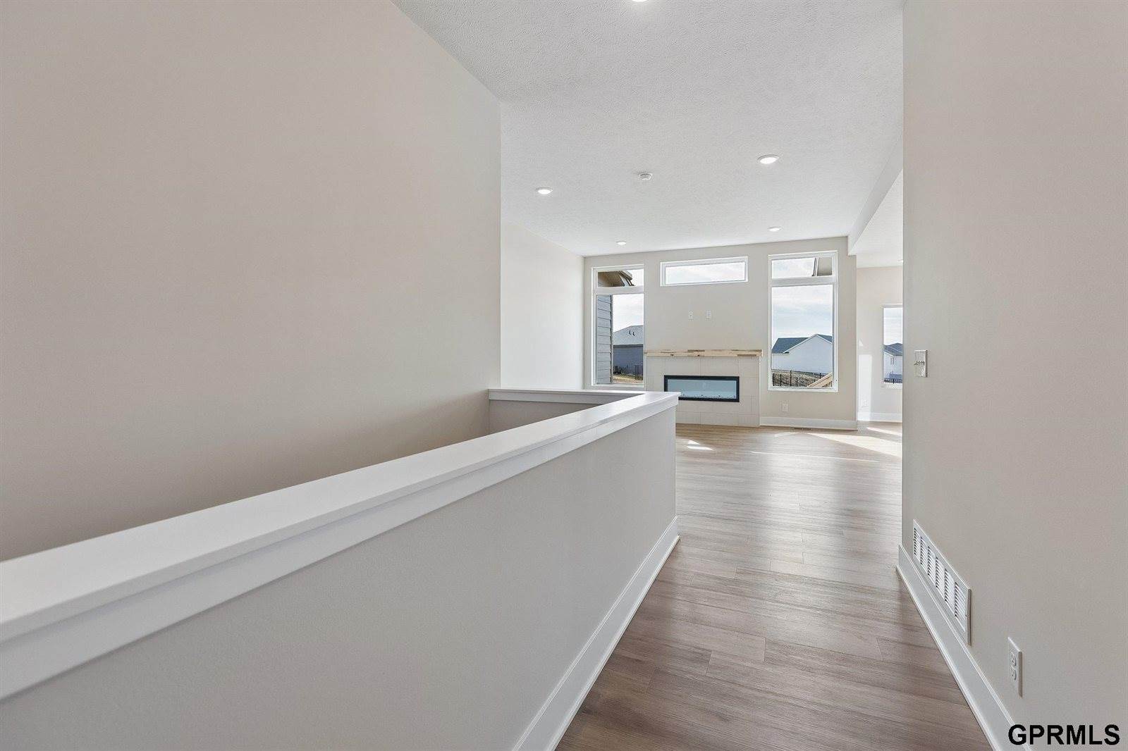 5714 Kestrel Parkway, Elkhorn, NE 68022