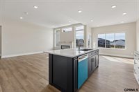 5714 Kestrel Parkway, Elkhorn, NE 68022