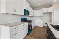 5714 Kestrel Parkway, Elkhorn, NE 68022