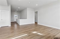 5714 Kestrel Parkway, Elkhorn, NE 68022