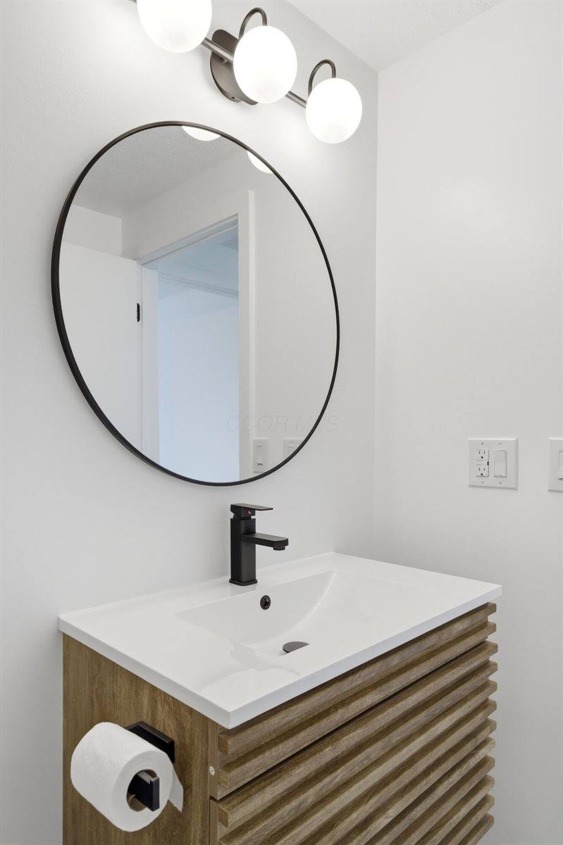 6162 Hanby Square East, Columbus, OH 43229