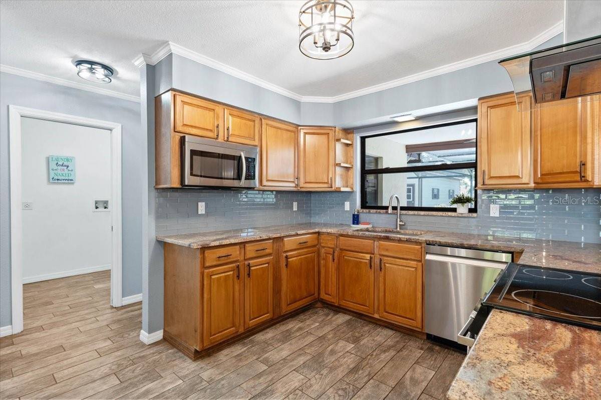 3911 24TH Avenue West, Bradenton, FL 34205