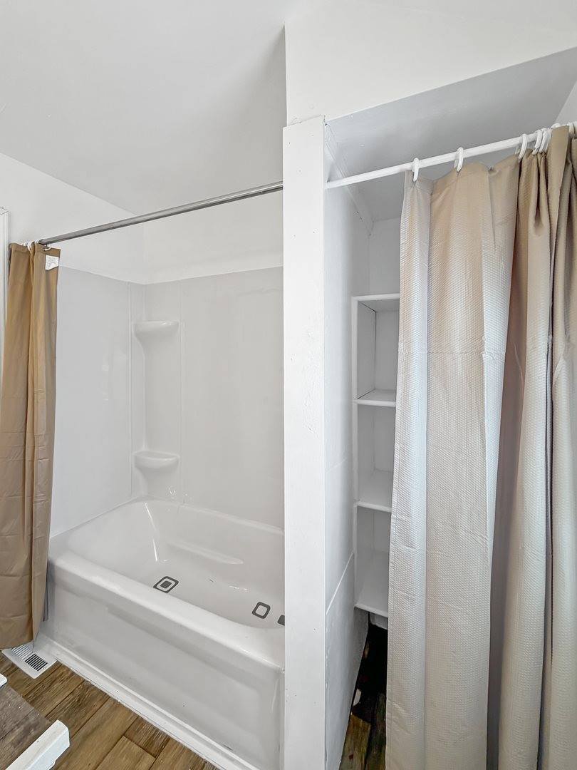 1415 South Walnut Avenue, Freeport, IL 61032