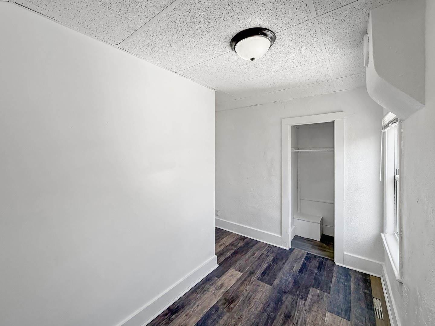 1415 South Walnut Avenue, Freeport, IL 61032