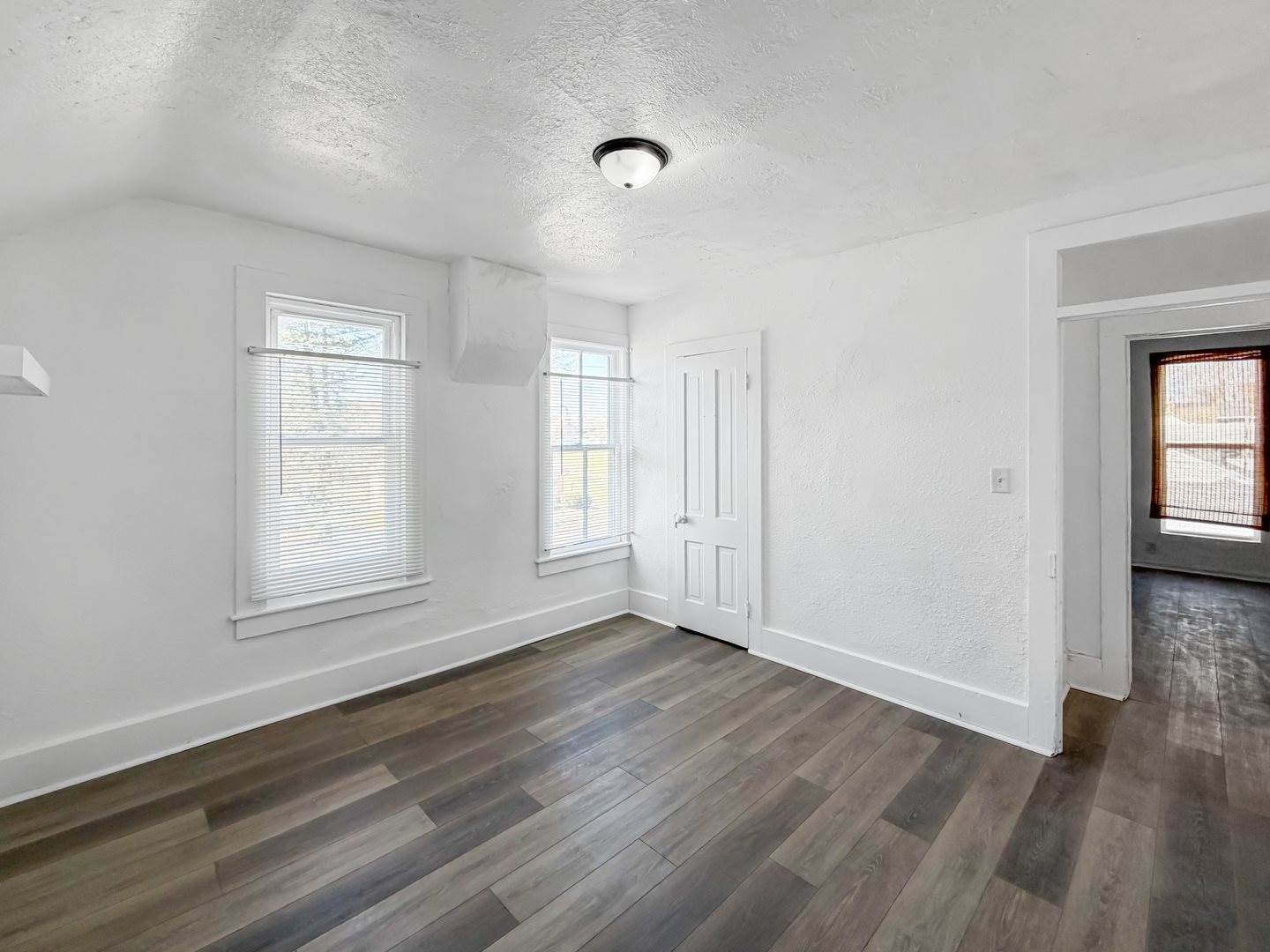 1415 South Walnut Avenue, Freeport, IL 61032