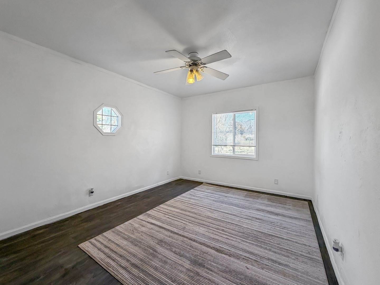 1415 South Walnut Avenue, Freeport, IL 61032