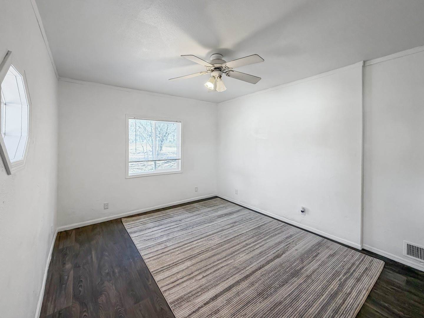 1415 South Walnut Avenue, Freeport, IL 61032