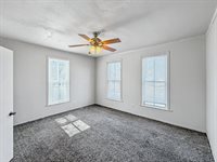 1415 South Walnut Avenue, Freeport, IL 61032