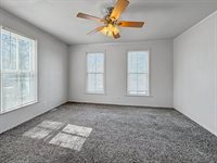 1415 South Walnut Avenue, Freeport, IL 61032