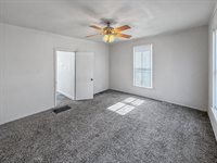 1415 South Walnut Avenue, Freeport, IL 61032