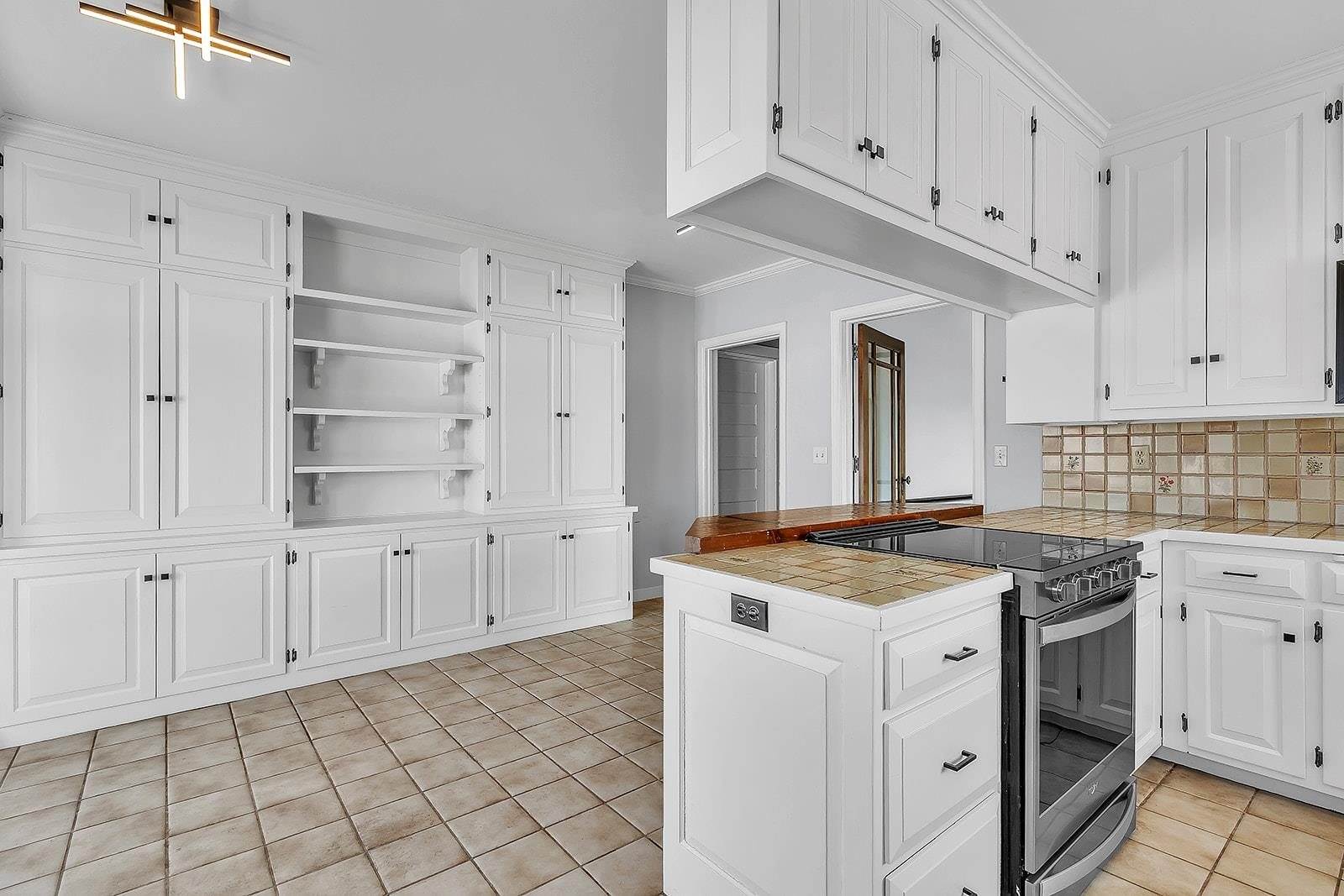 3020 Sth 57, De Pere, WI 54115