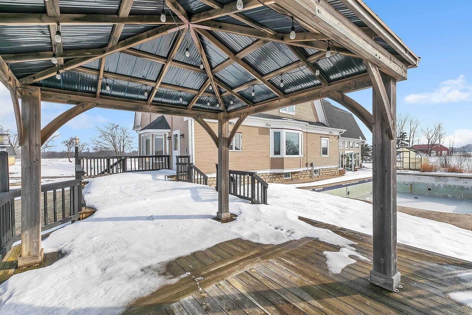 3020 Sth 57, De Pere, WI 54115