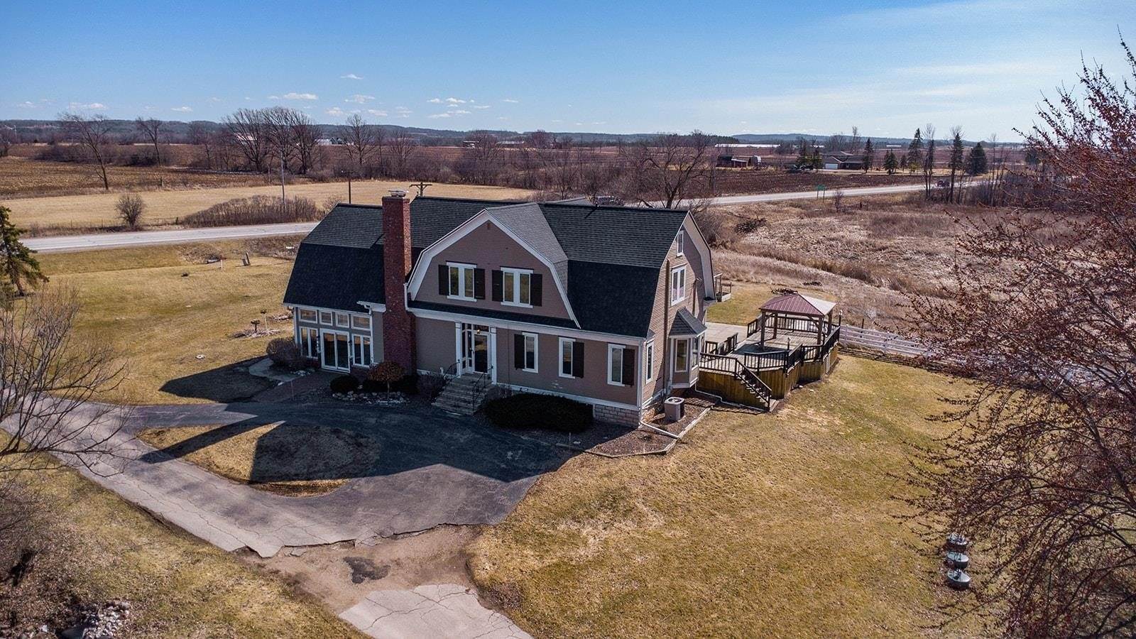 3020 Sth 57, De Pere, WI 54115