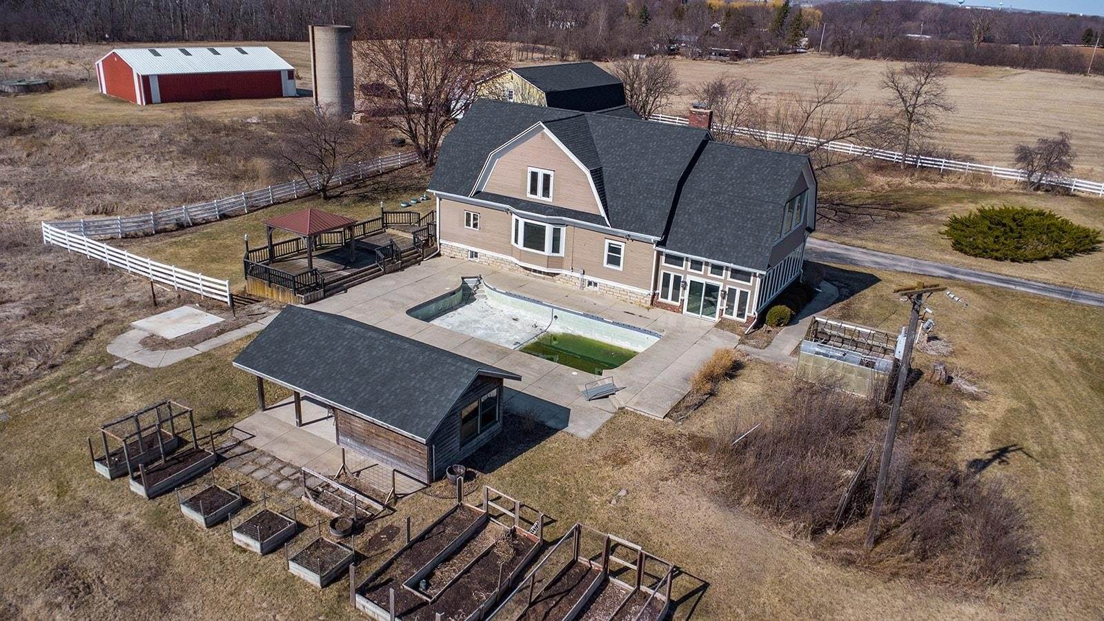 3020 Sth 57, De Pere, WI 54115