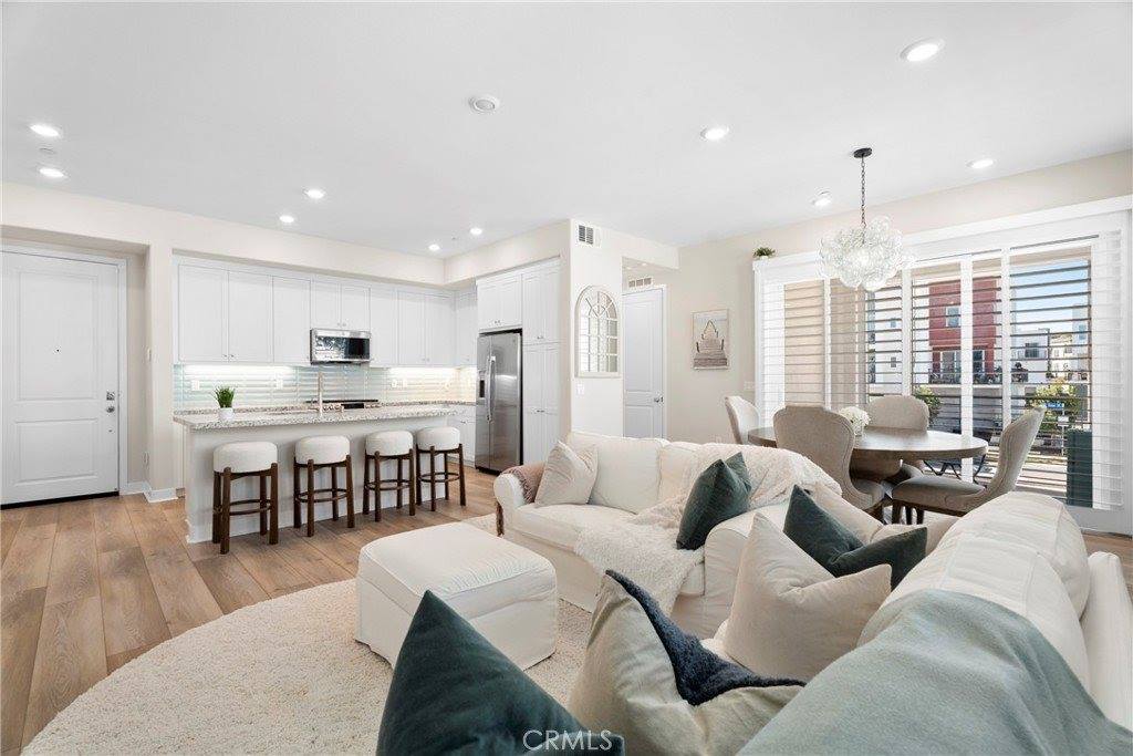 27466 Mercantile Court, #204, Valencia, CA 91381