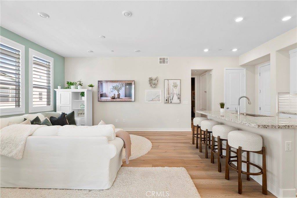 27466 Mercantile Court, #204, Valencia, CA 91381