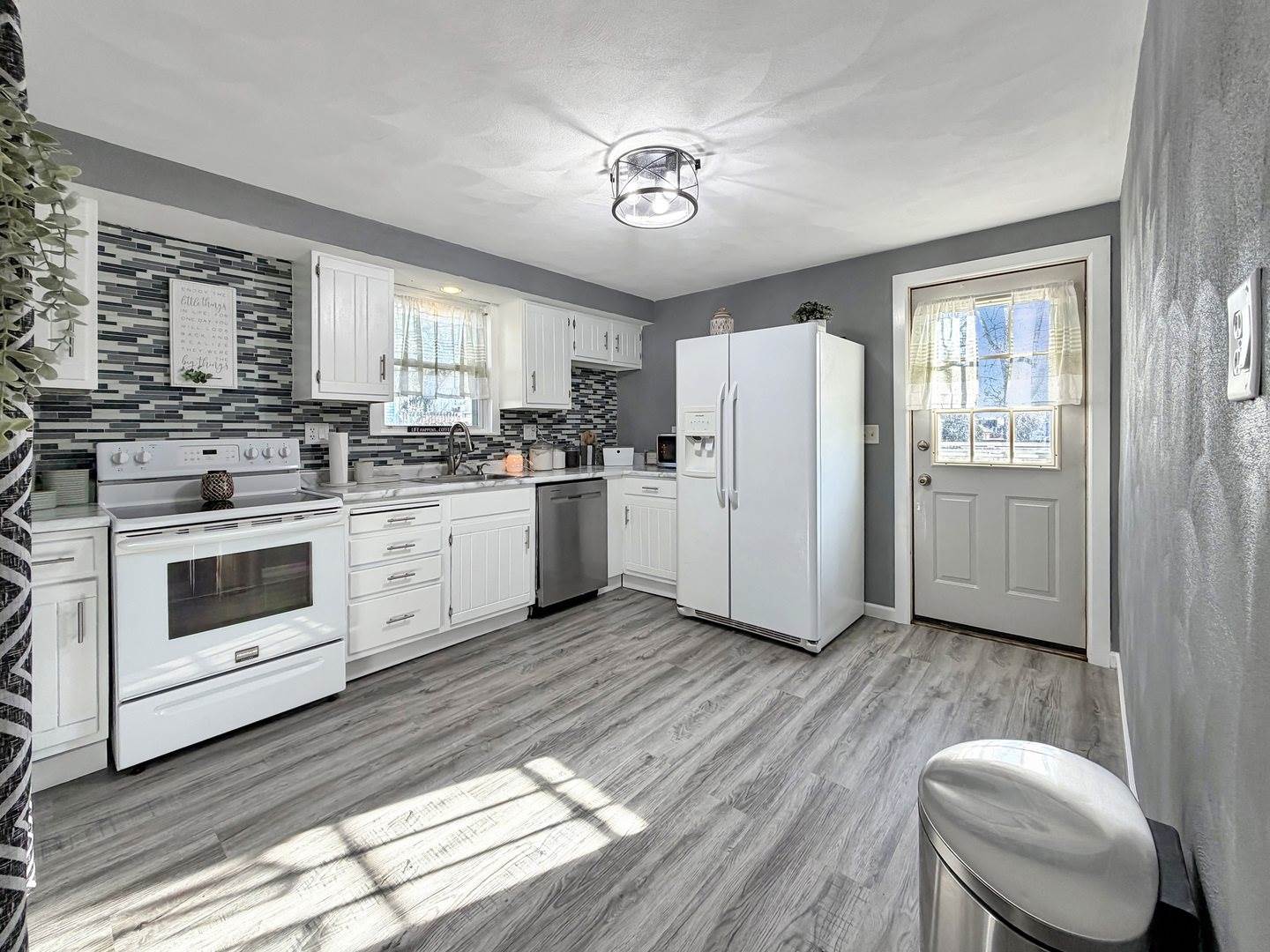 319 North Foley Avenue, Freeport, IL 61032