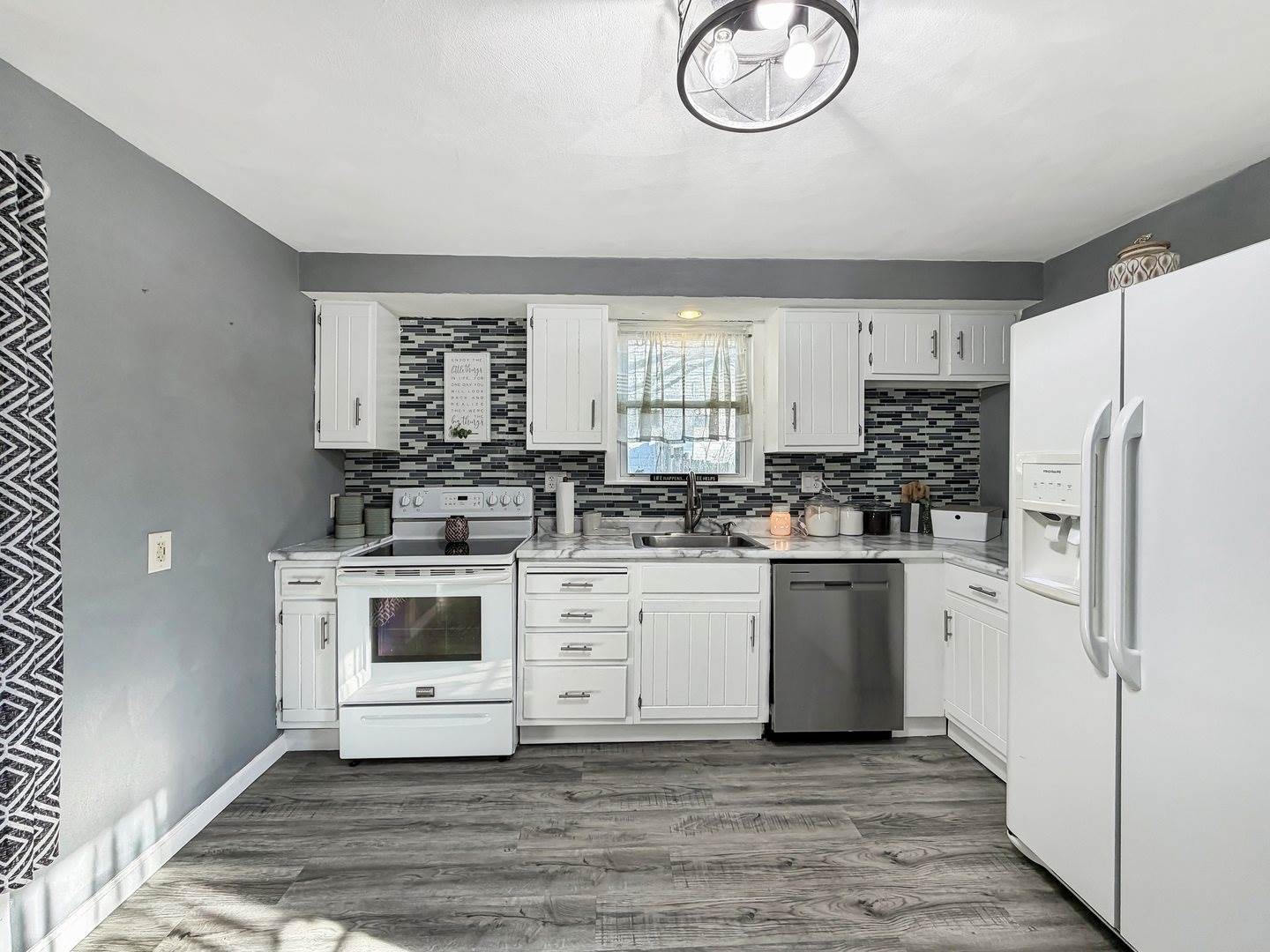 319 North Foley Avenue, Freeport, IL 61032