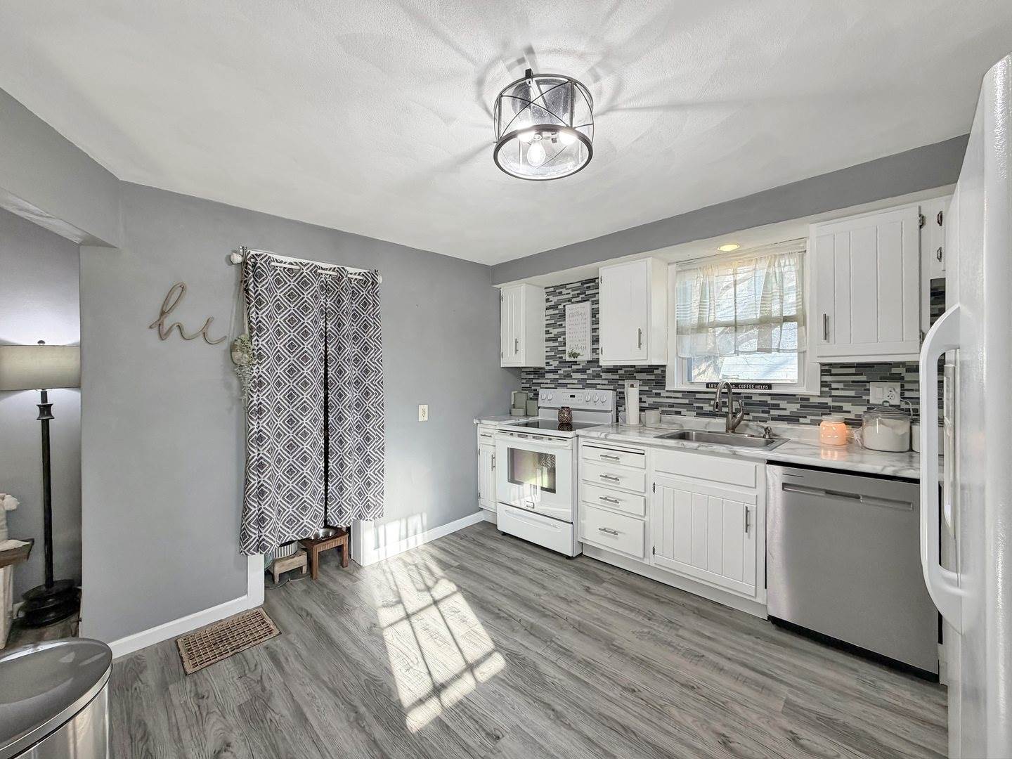 319 North Foley Avenue, Freeport, IL 61032