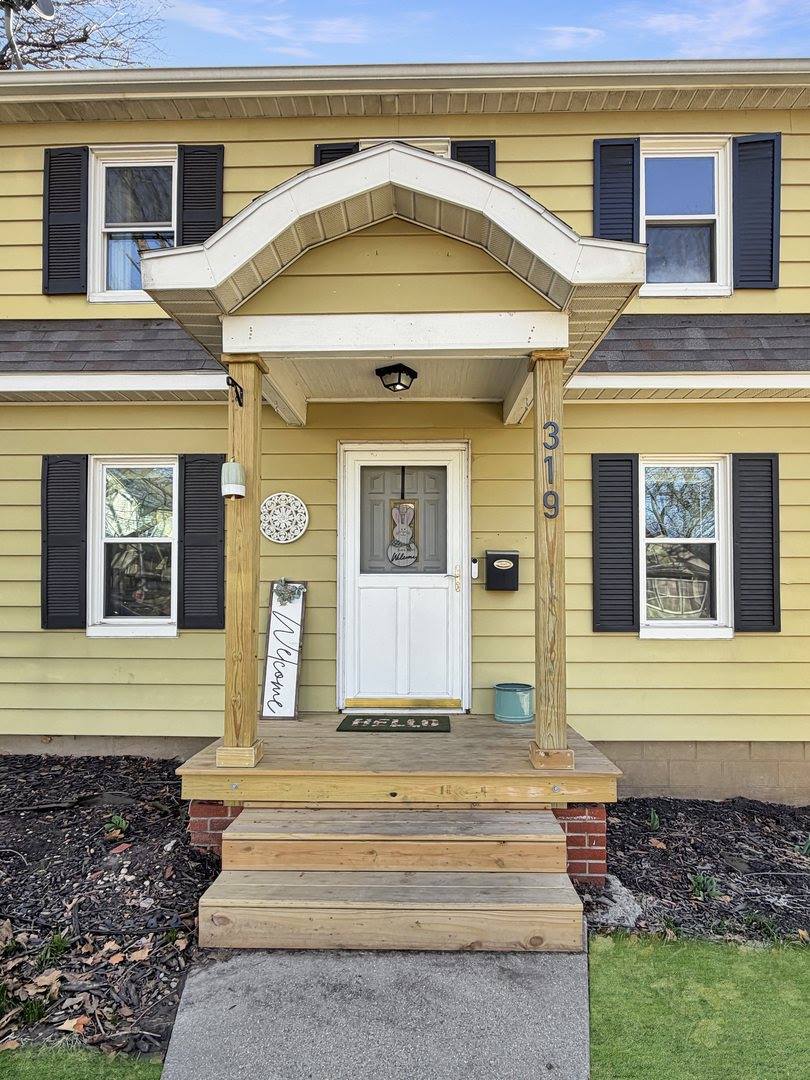 319 North Foley Avenue, Freeport, IL 61032