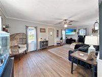 319 North Foley Avenue, Freeport, IL 61032