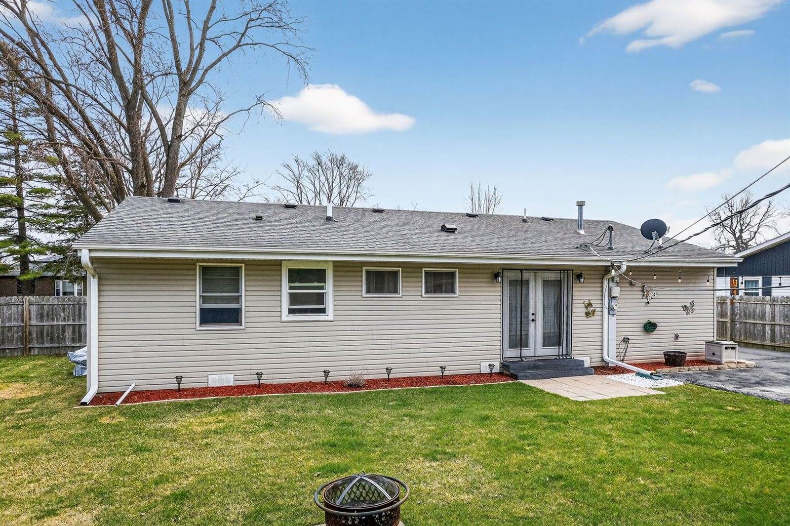 14308 South Kenneth Avenue, Midlothian, IL 60445