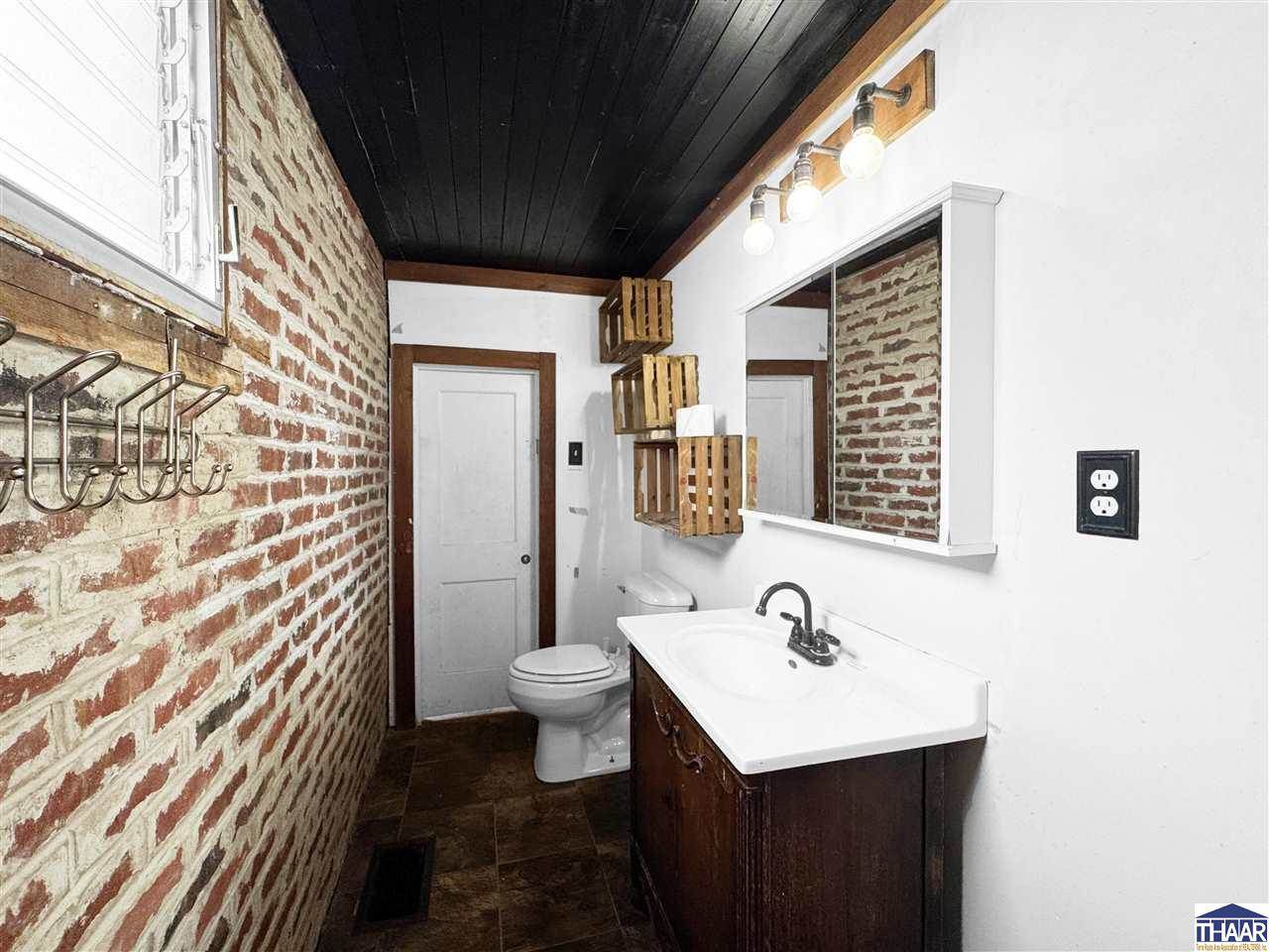 728 Elm, Clinton, IN 47842