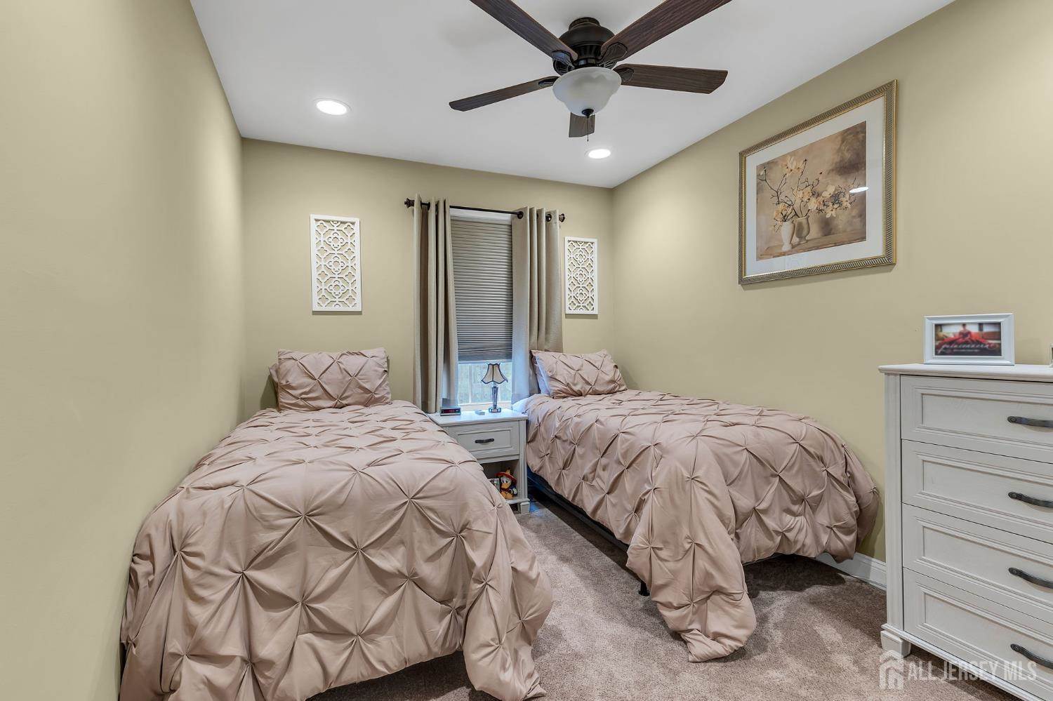 34 Staghorn Drive, Old Bridge, NJ 07747