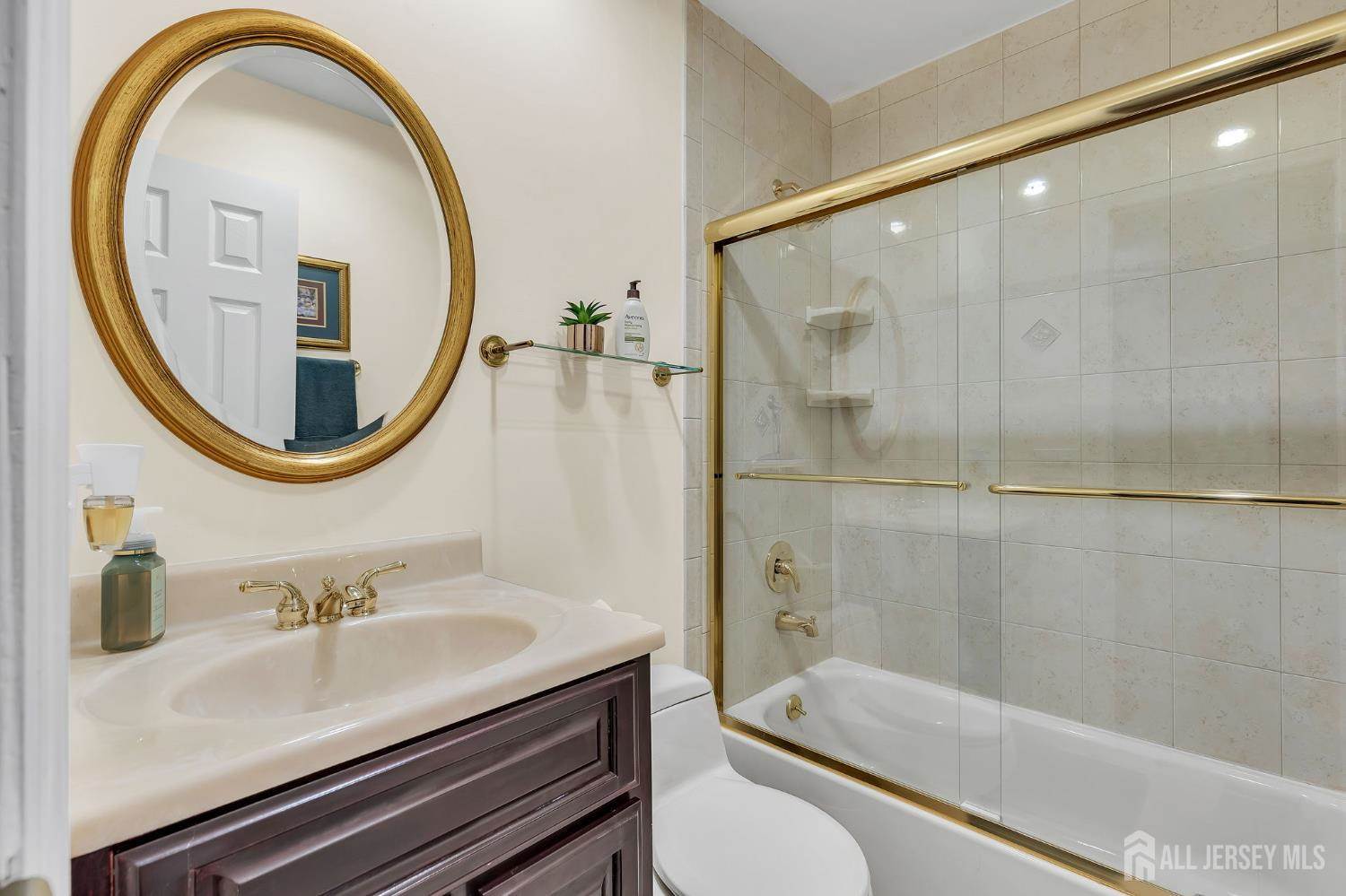 34 Staghorn Drive, Old Bridge, NJ 07747