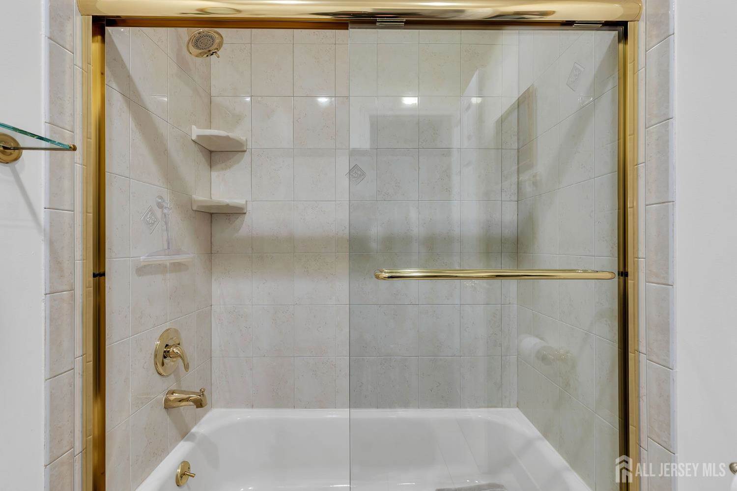 34 Staghorn Drive, Old Bridge, NJ 07747