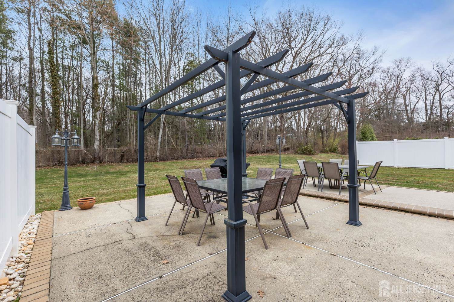 34 Staghorn Drive, Old Bridge, NJ 07747