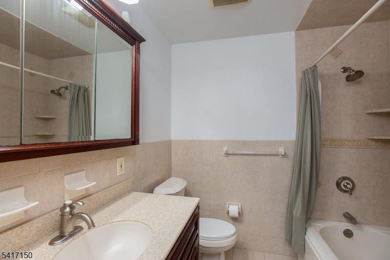 45 Blue Ridge Ave, Green Brook Township, NJ 08812