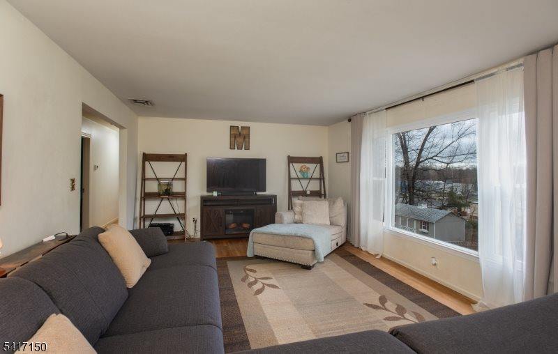 45 Blue Ridge Ave, Green Brook Township, NJ 08812