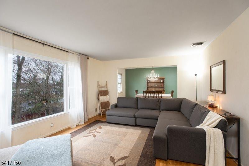 45 Blue Ridge Ave, Green Brook Township, NJ 08812