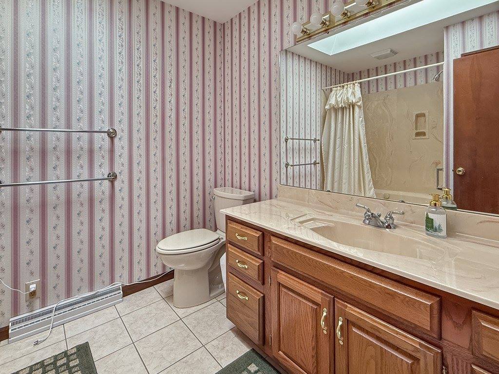 1380 Center Lane Dr, Ashland, OH 44805