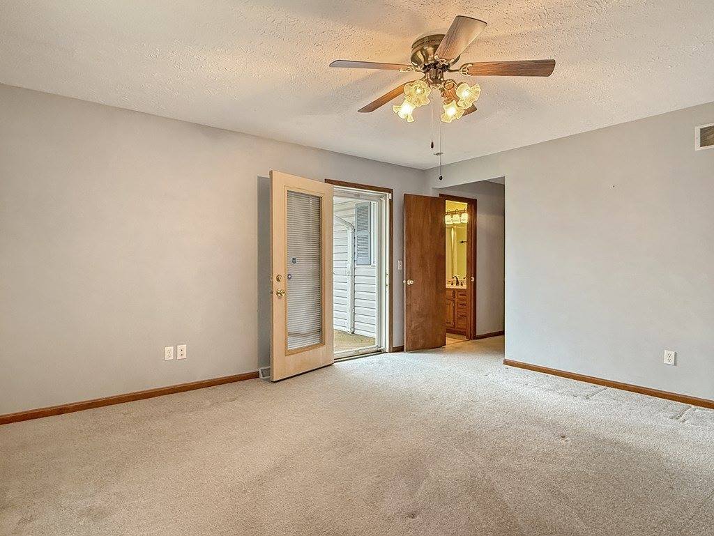 1380 Center Lane Dr, Ashland, OH 44805