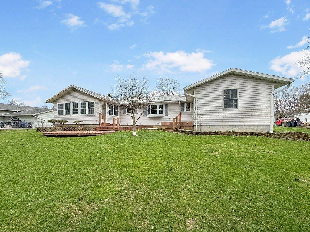 1380 Center Lane Dr, Ashland, OH 44805