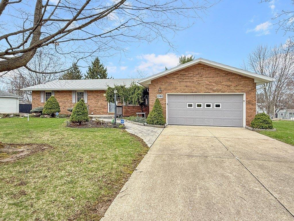 1380 Center Lane Dr, Ashland, OH 44805