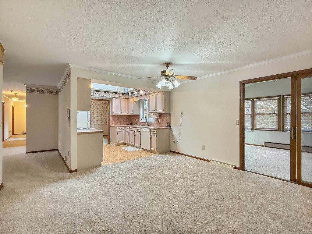 1380 Center Lane Dr, Ashland, OH 44805