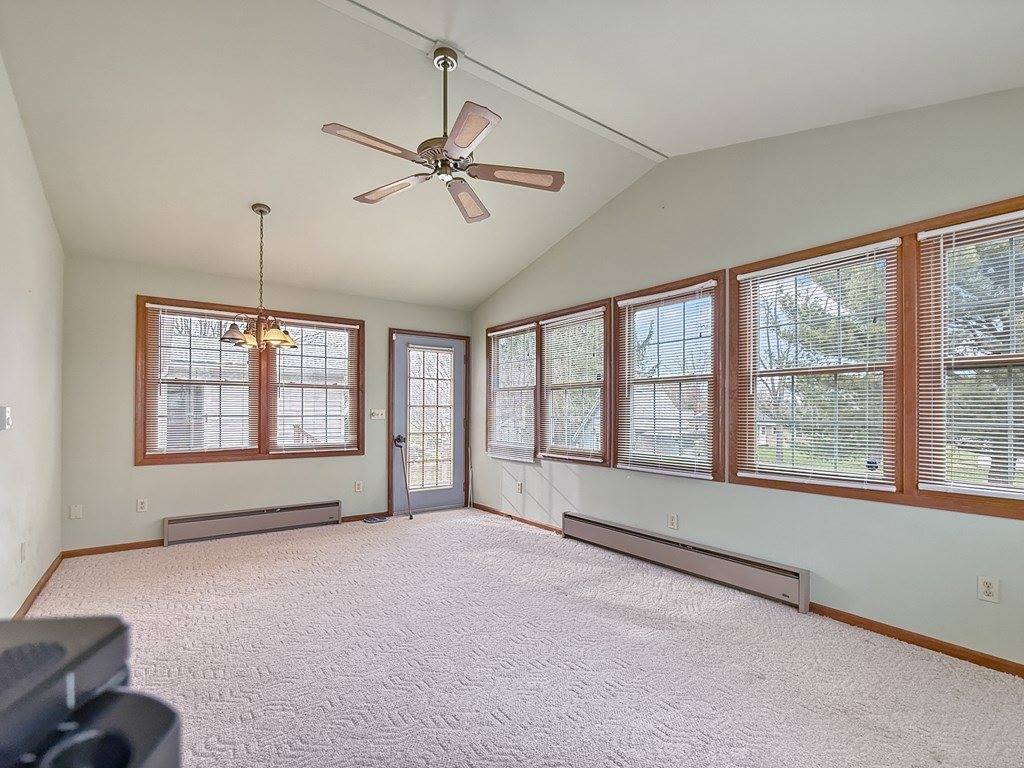 1380 Center Lane Dr, Ashland, OH 44805