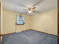 1380 Center Lane Dr, Ashland, OH 44805