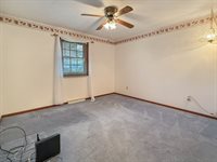 1380 Center Lane Dr, Ashland, OH 44805