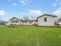 1380 Center Lane Dr, Ashland, OH 44805