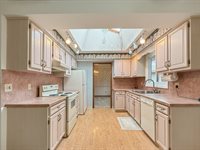 1380 Center Lane Dr, Ashland, OH 44805