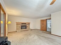1380 Center Lane Dr, Ashland, OH 44805
